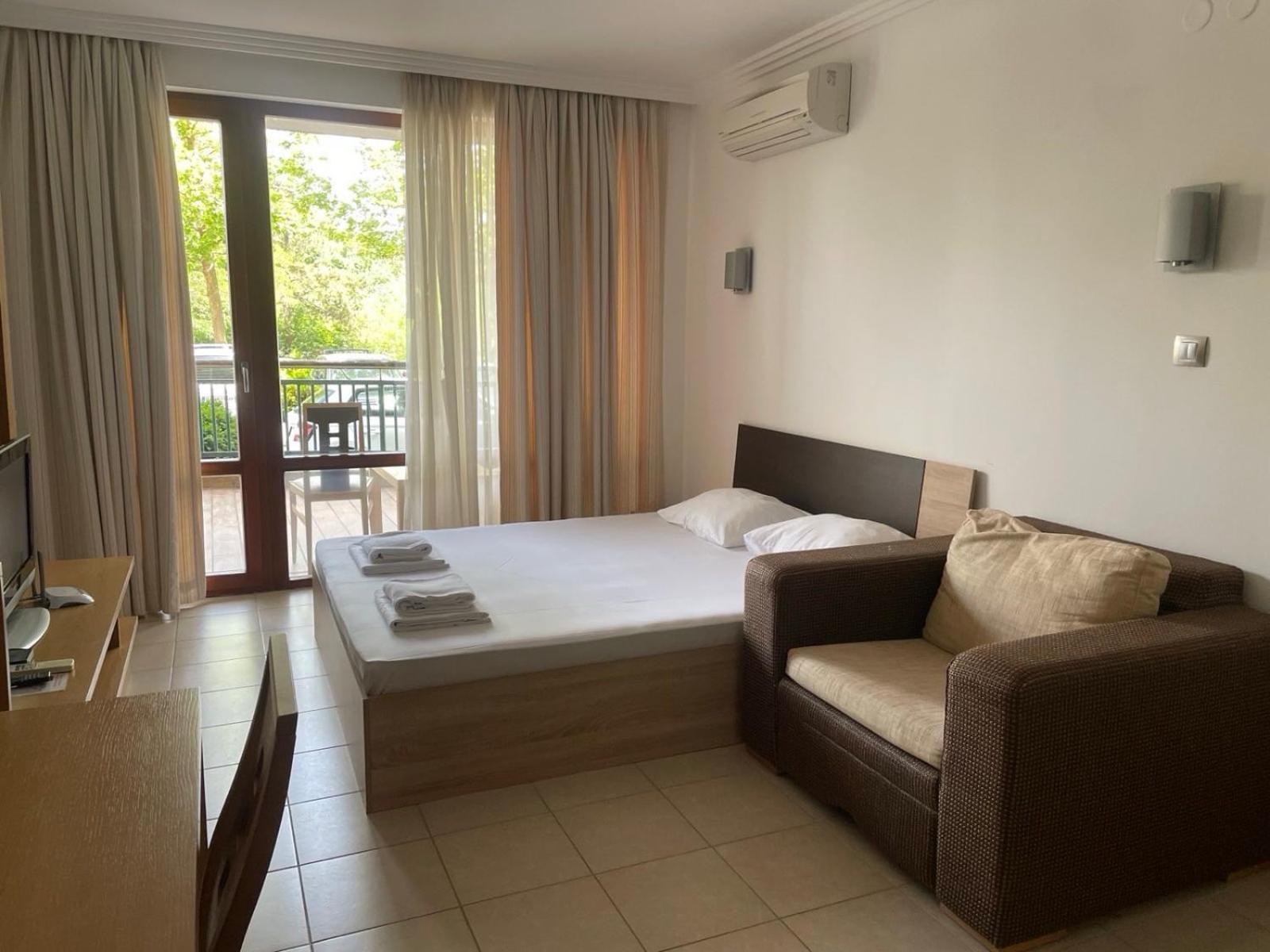 Private Apartments In Emerald Ravda Exterior photo