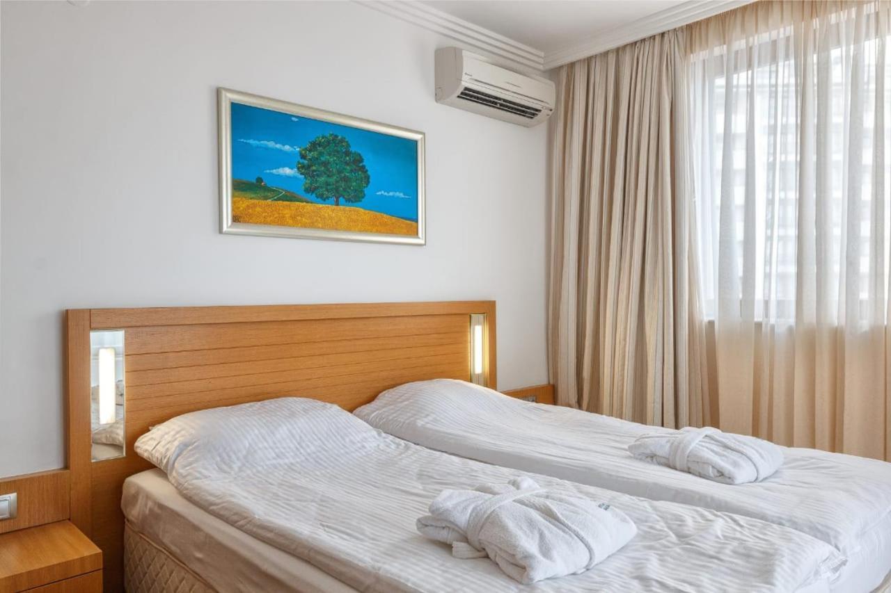 Private Apartments In Emerald Ravda Exterior photo
